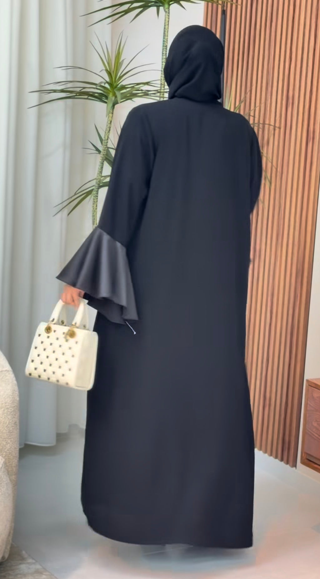 عباية خليجية فلو بقماشة خليجية مميزة ❤️