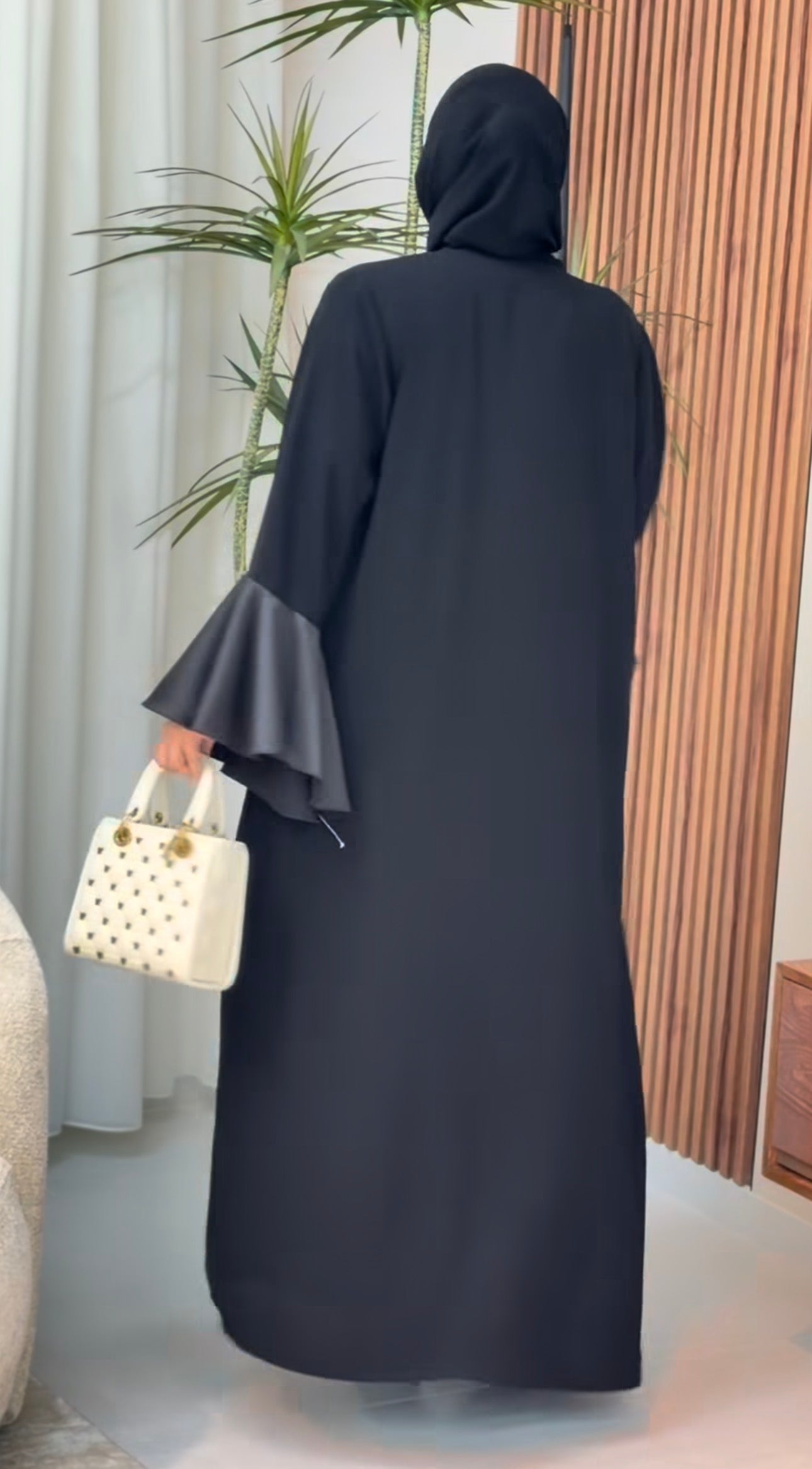 عباية خليجية فلو بقماشة خليجية مميزة ❤️