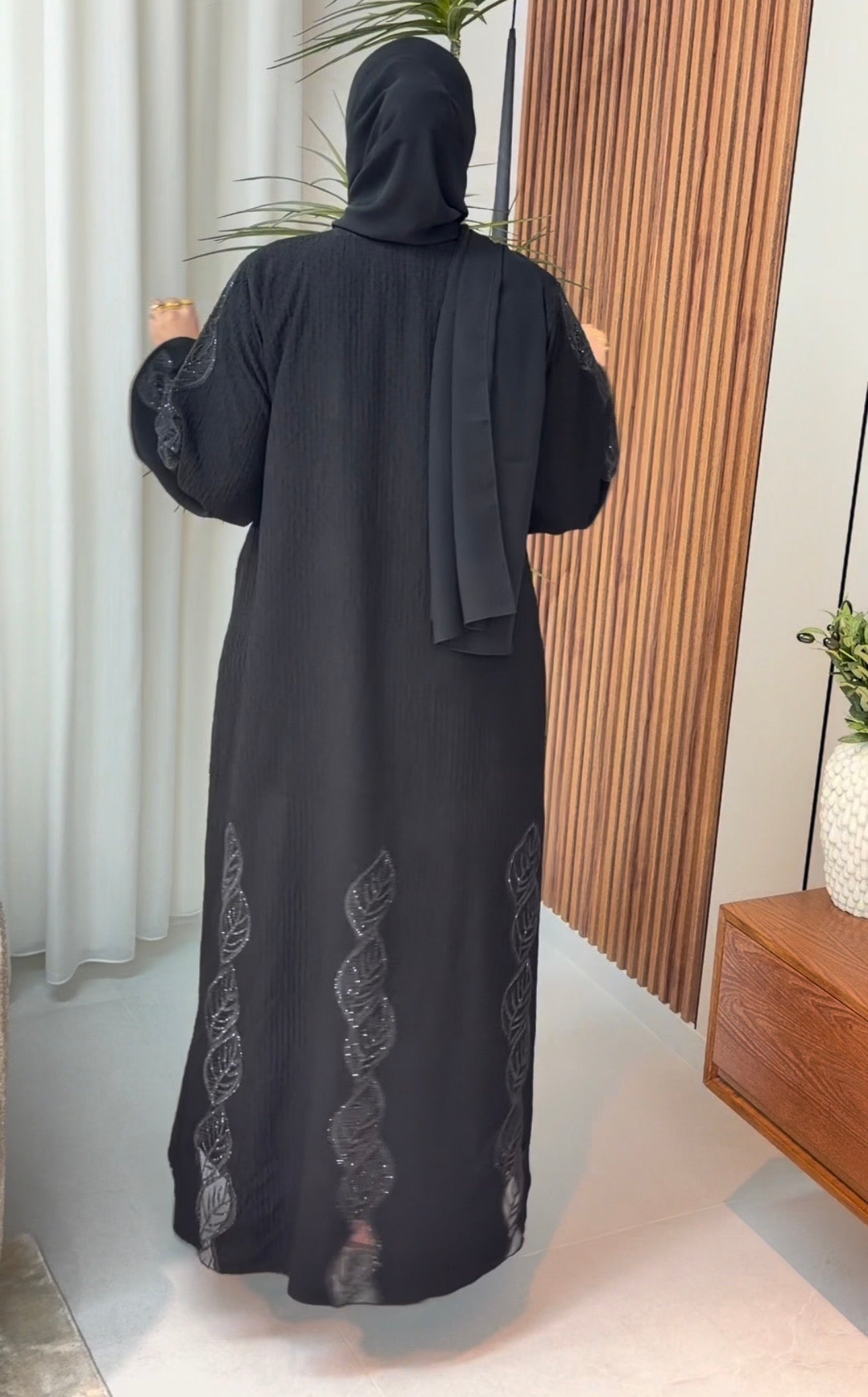 عباية خليجية بقماشة مميزة 🖤