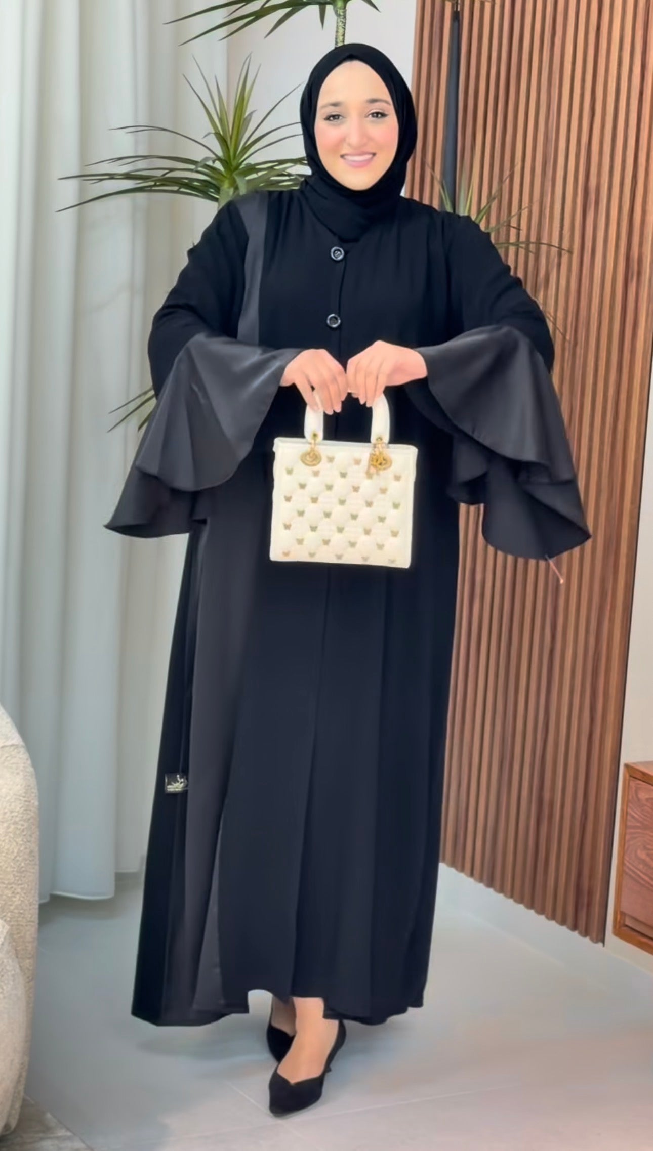 عباية خليجية فلو بقماشة خليجية مميزة ❤️