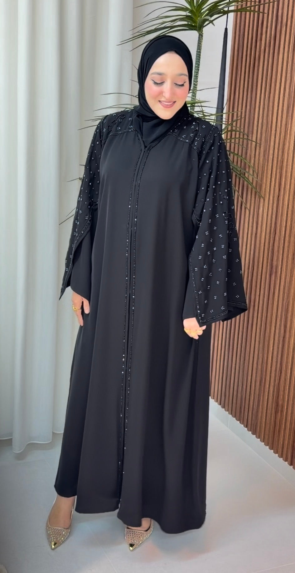 عباية خليجة بقماشة بتجنن 🖤
