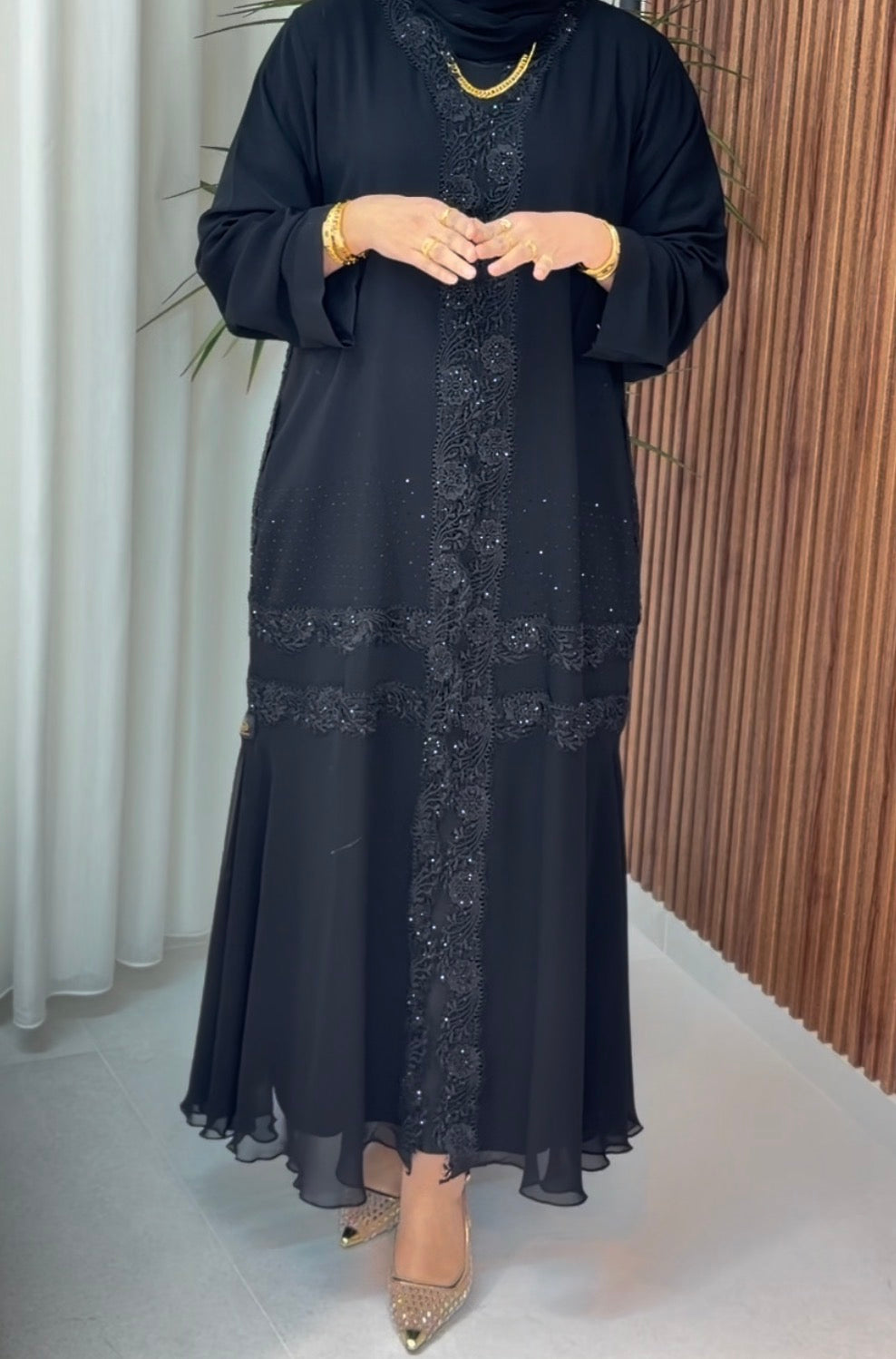 عباية خليجية بقماشة بتجنن 🖤