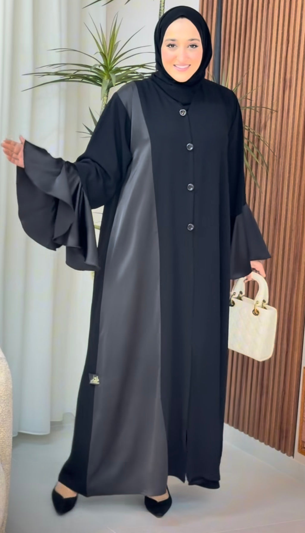 عباية خليجية فلو بقماشة خليجية مميزة ❤️