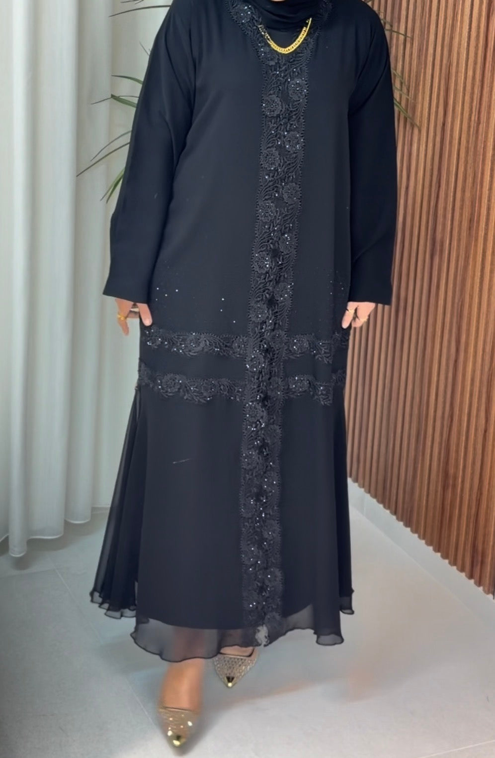 عباية خليجية بقماشة بتجنن 🖤