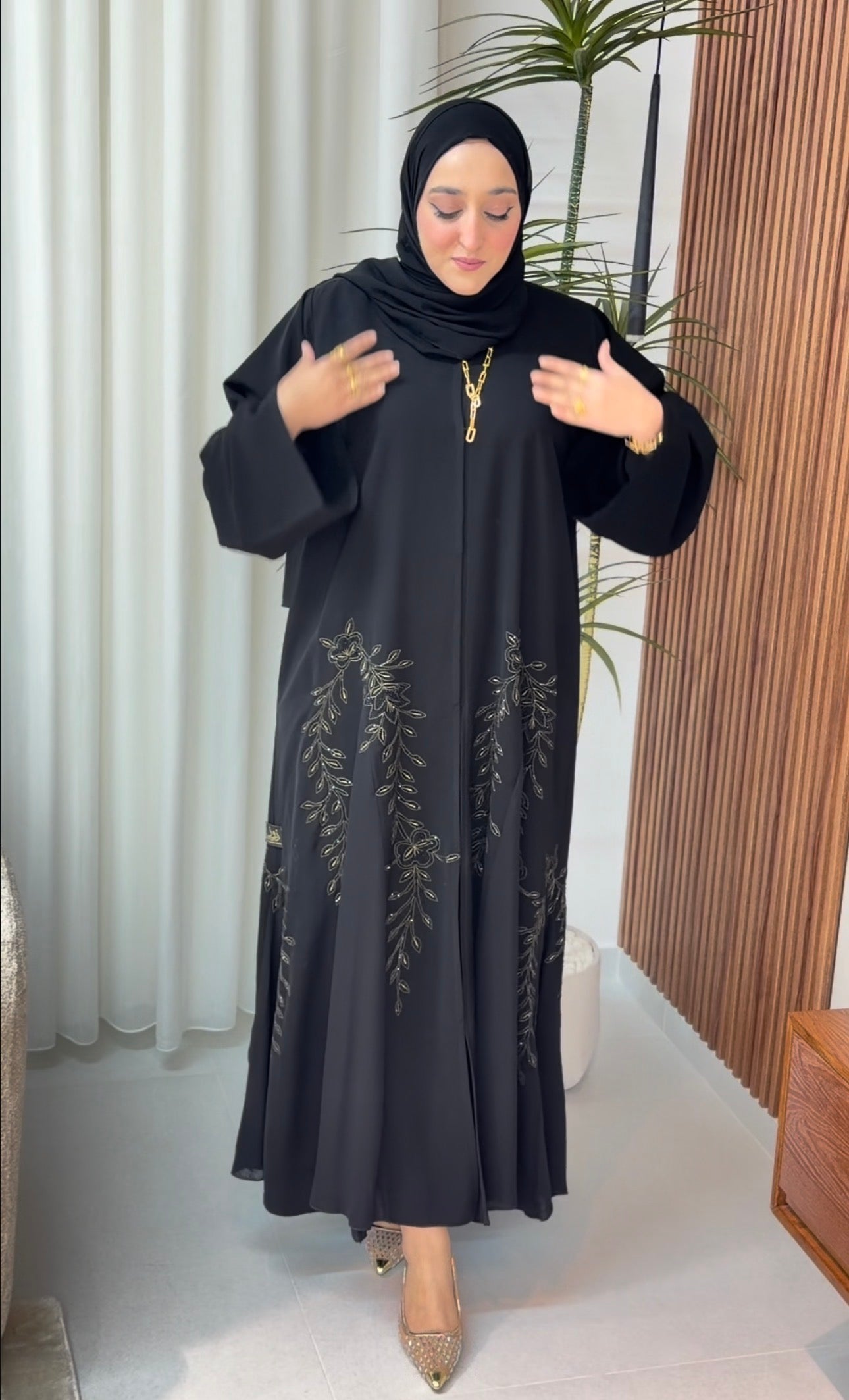 عباية خليجية شك ذهبي ❤️