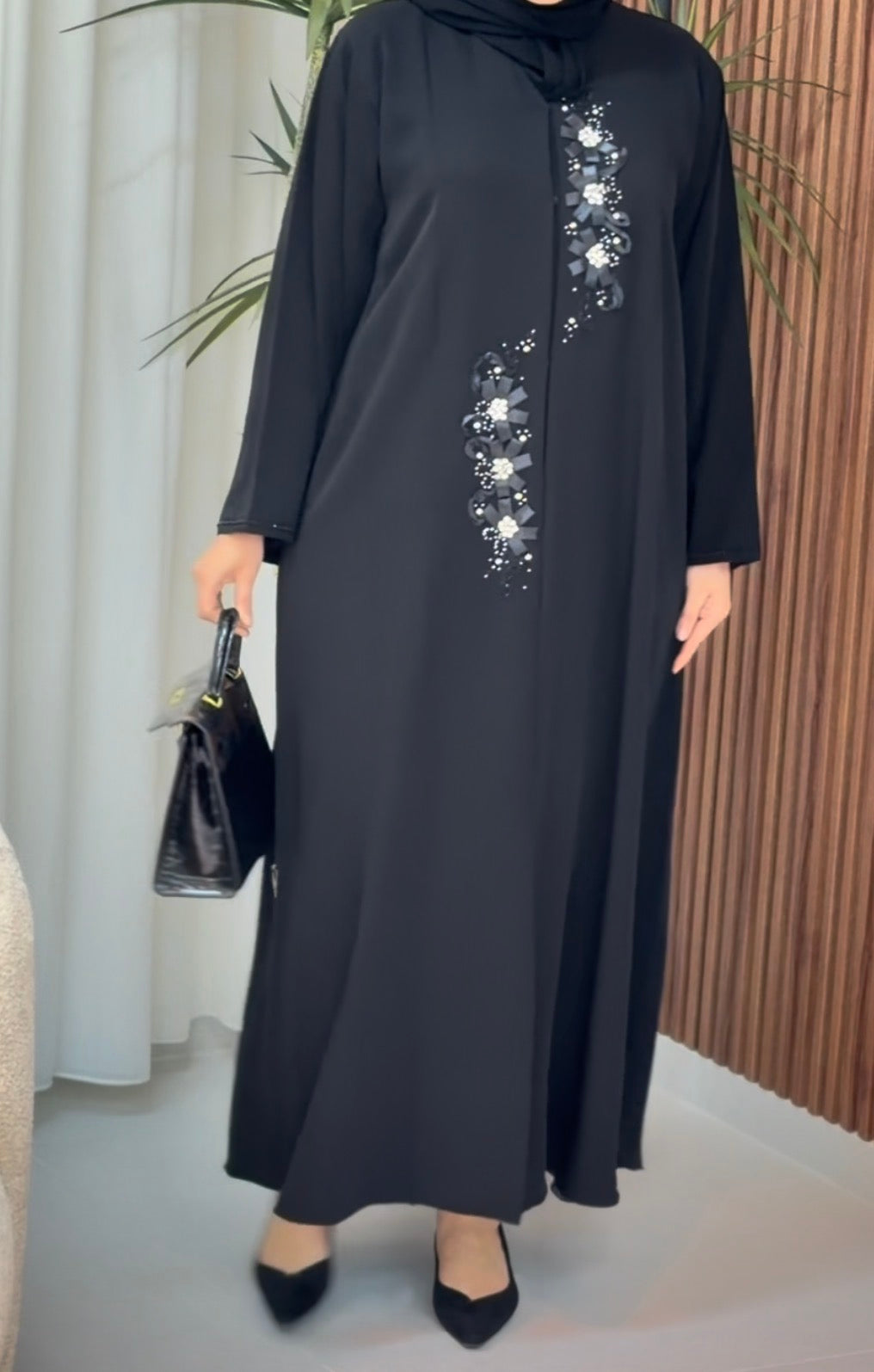 قفطان خليجي بقماشة مميزة 🖤