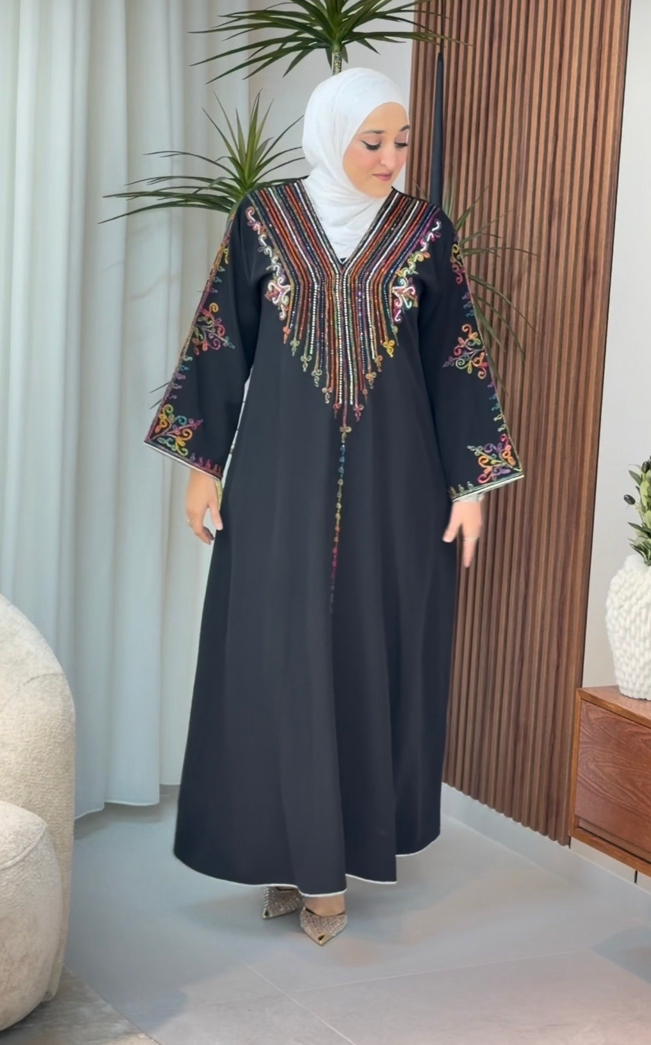قفطان خليجي بقماشة مميزة 🖤