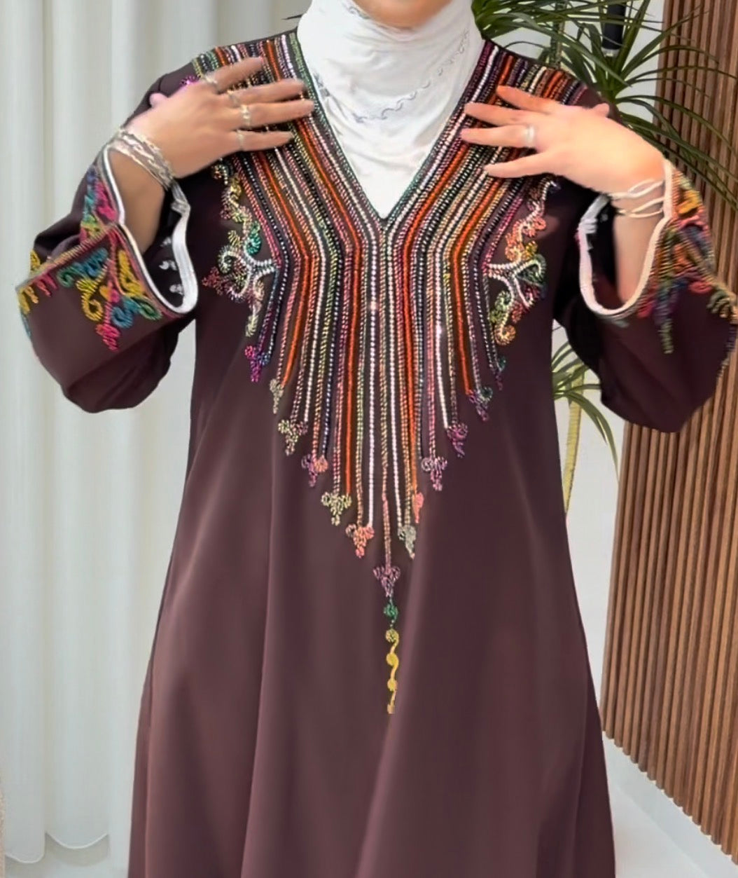 قفطان خليجي بقماشة مميزة ❤️