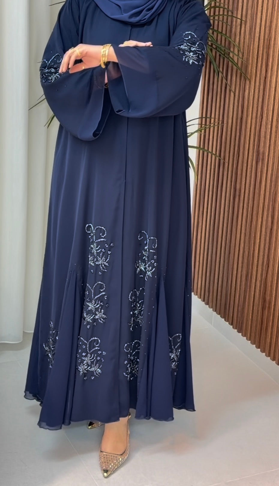 عباية بلون الكحلي المميز مع شك بلون الفضي💙