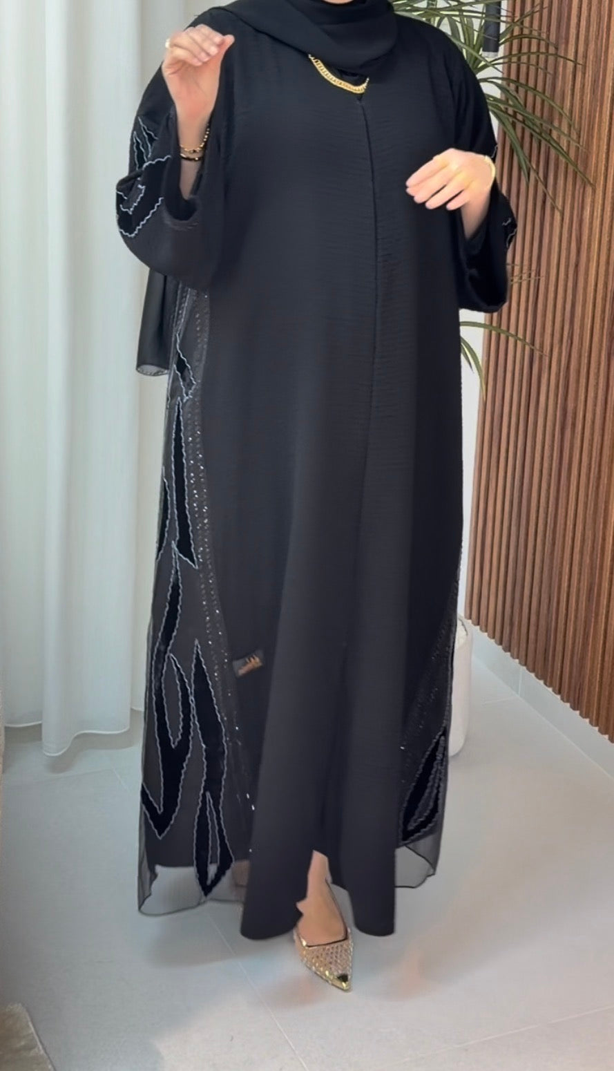 عباية خليجية بقماشة بتجنن 🖤
