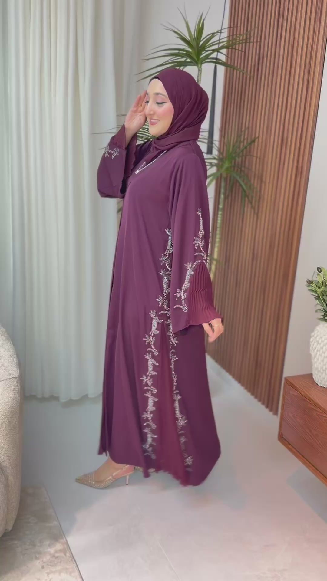 عباية خليجية بقماشة بتجنن 🩷